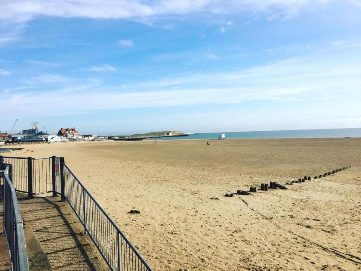 Cliff Hotel Great Yarmouth Bagian luar foto