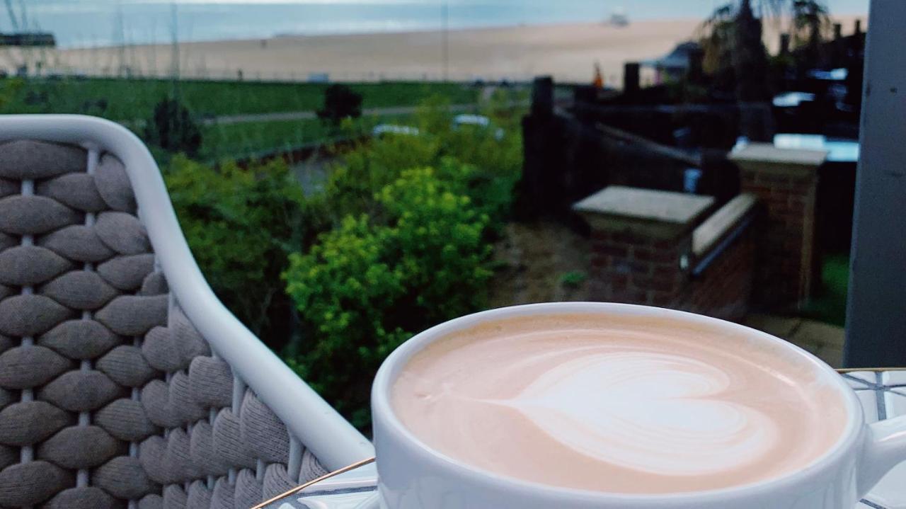 Cliff Hotel Great Yarmouth Bagian luar foto